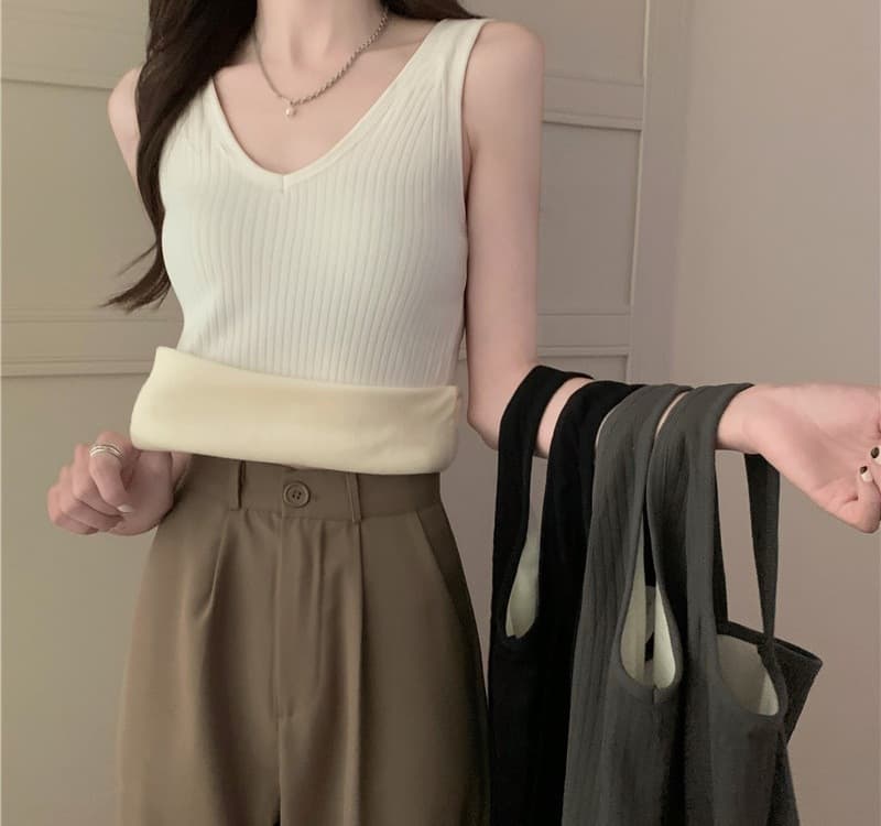 リブ編みタンクトップ