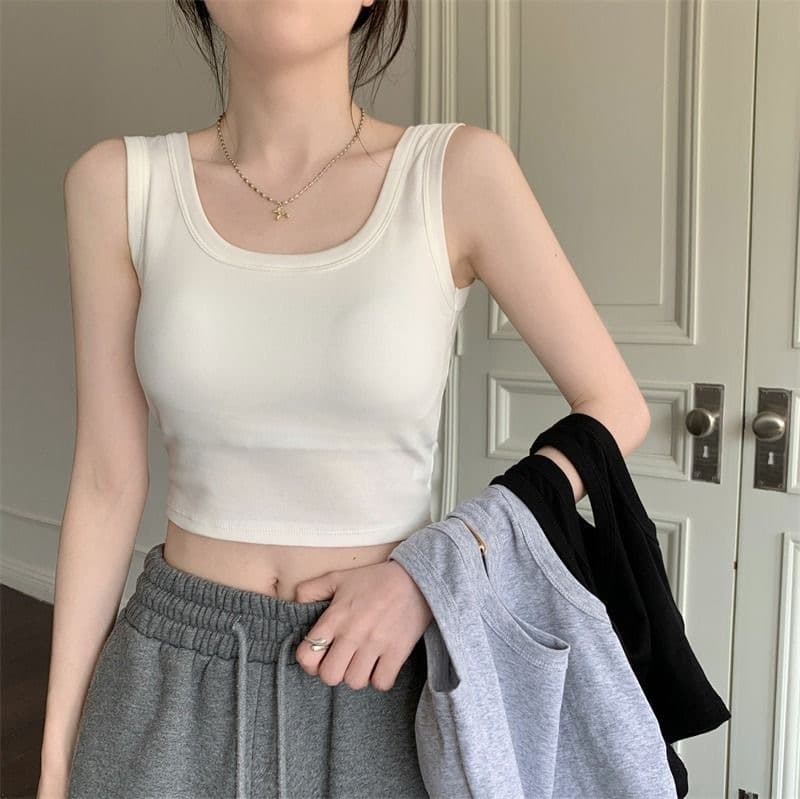 シンプル美ライン クロップドタンクトップ