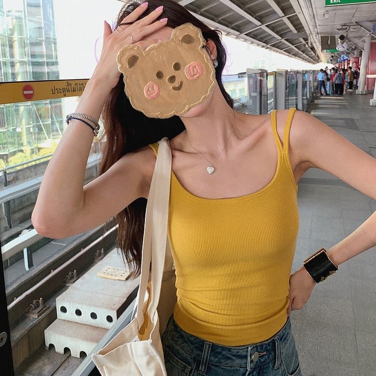 リブニット素材シンプルタンクトップ